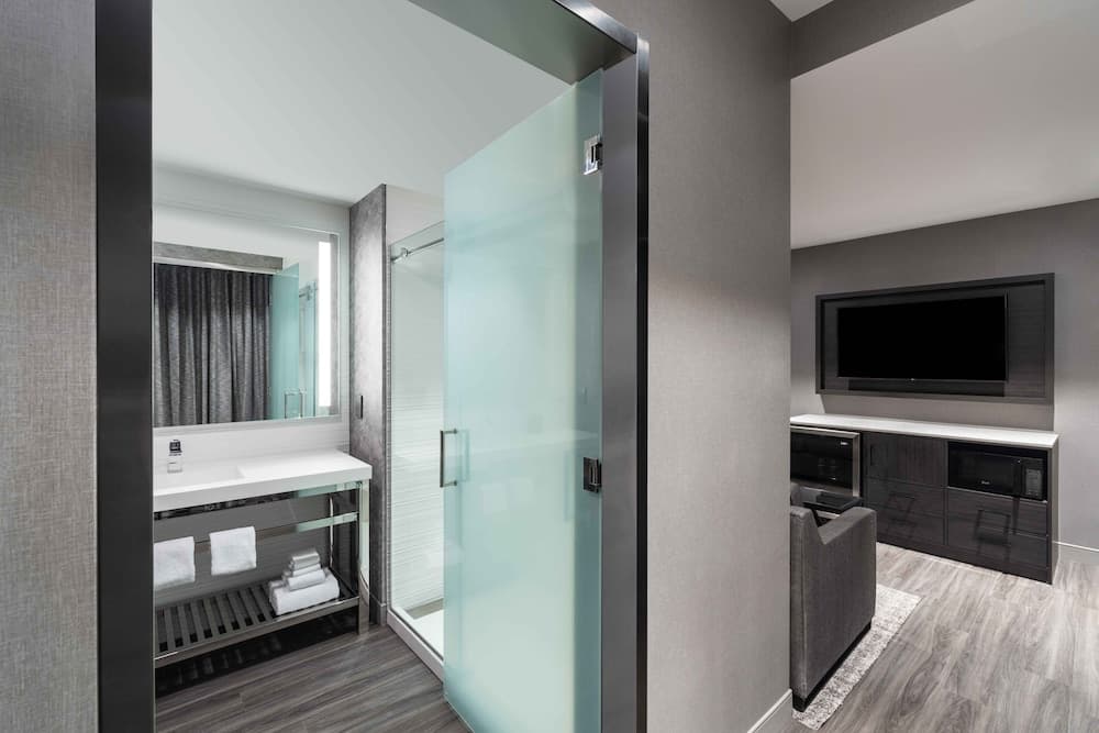 AC Hotel by Marriott Portsmouth gallery photo in Portsmouth, NH — image 7