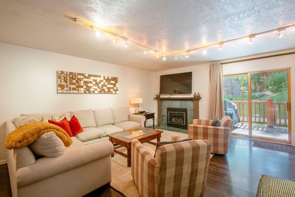 Snowflower by Luxury Mountain Destinatio property views in Park City, UT — gallery photo 3