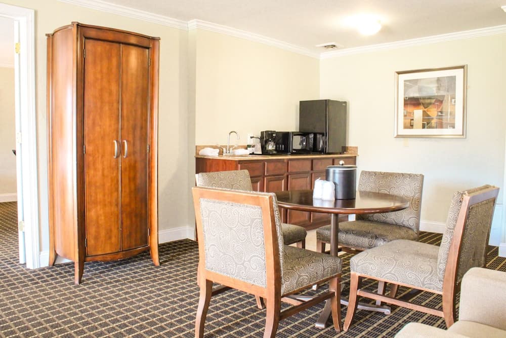 Cape Cod Irish Village property views in Hyannis — gallery photo 3