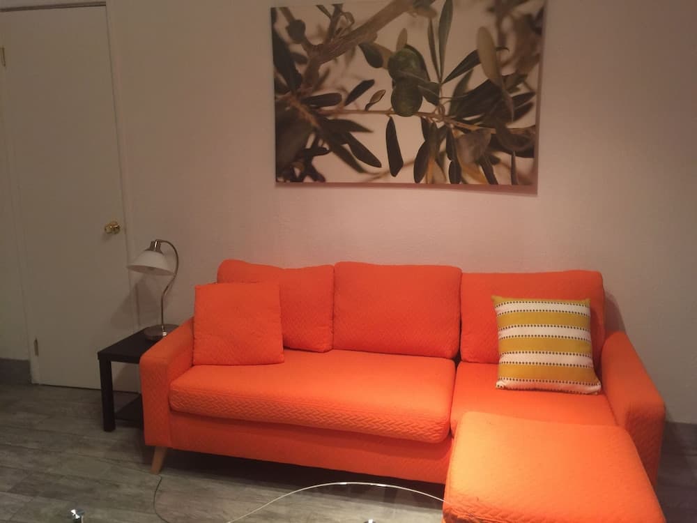 Tradewinds Hotel LAX Airport property views in Inglewood, CA — gallery photo 3
