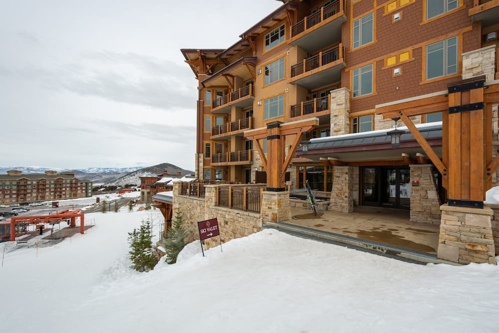 Escala Lodges by Luxury Mountain Destina featured exterior or lobby in Park City, UT — similar hotel