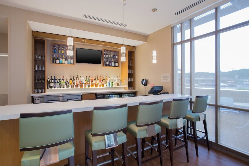 Springhill Suites Mount Laurel interior in Mount Laurel, NJ — gallery photo 2