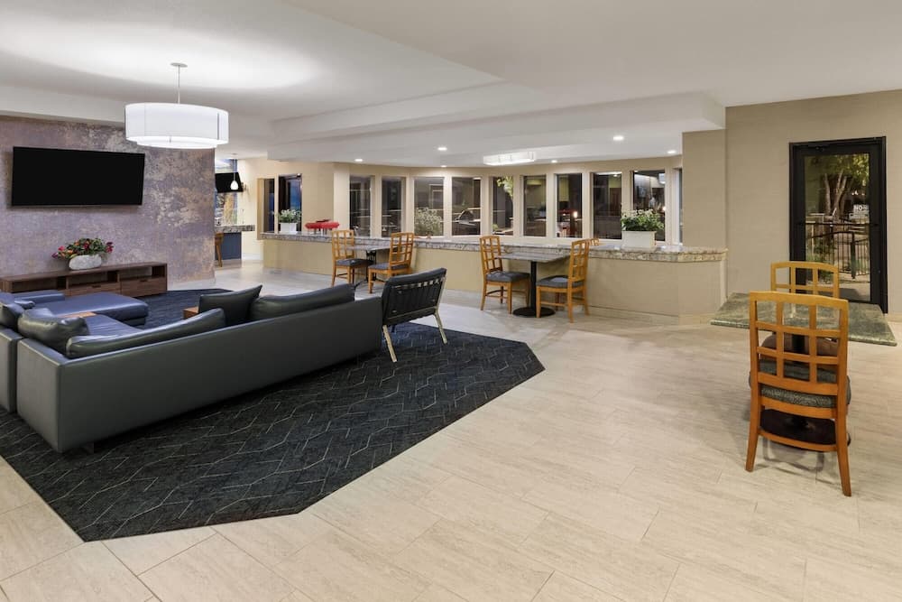 Endeavor Inn & Suites, Trademark Collection by Wyndham property views in Topeka, KS — gallery photo 3