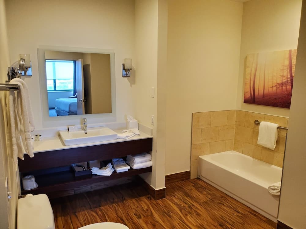 Crowne Plaza Springfield Convention Center by IHG gallery photo in Springfield, IL — image 7