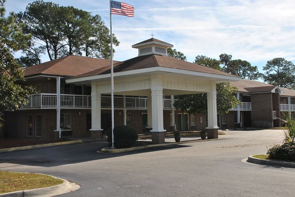 America's Best Inn and Suites Beaufort featured exterior or lobby in Beaufort, SC — similar hotel