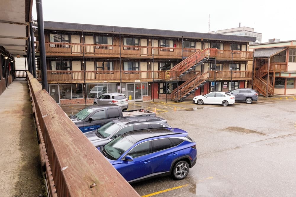 The Driftwood Lodge featured exterior or lobby in Juneau, AK — similar hotel
