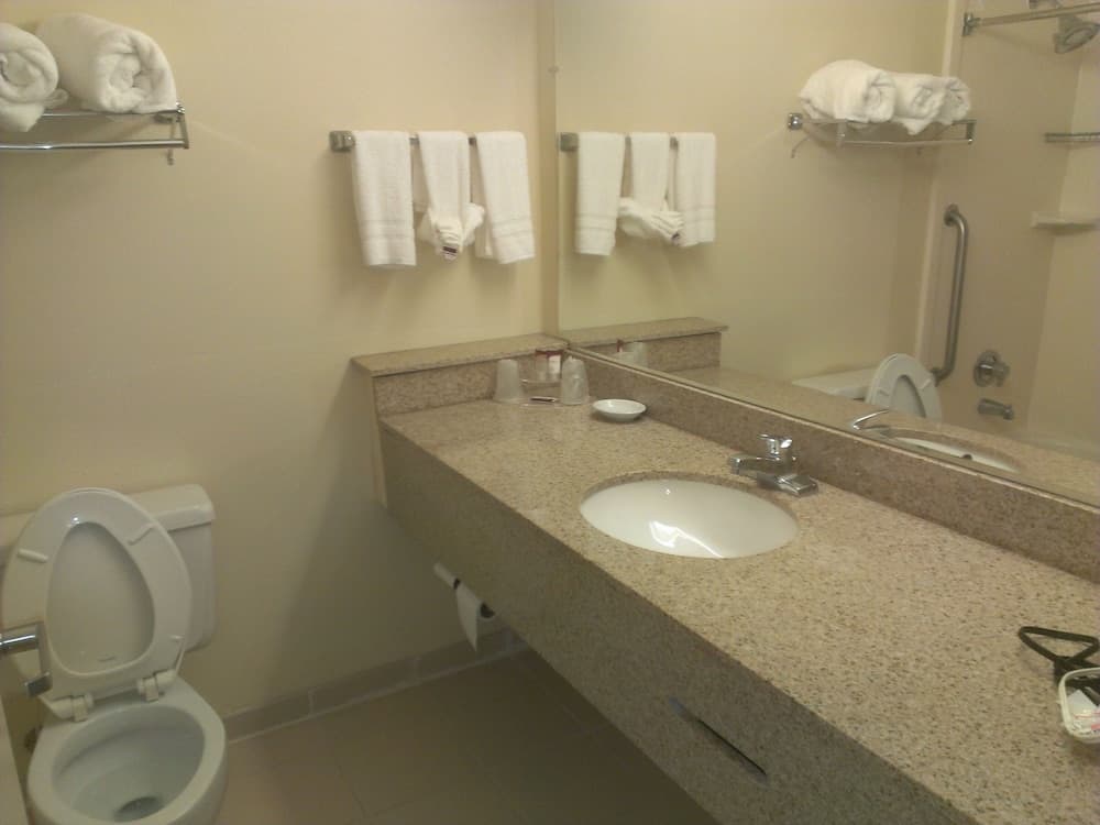 Hotel I-64 Richmond property views in Richmond, VA — gallery photo 3