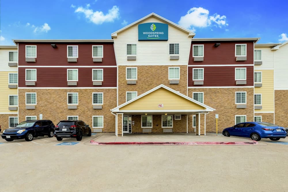 WoodSpring Suites El Paso I-10 Southeast featured exterior or lobby in El Paso, TX — similar hotel