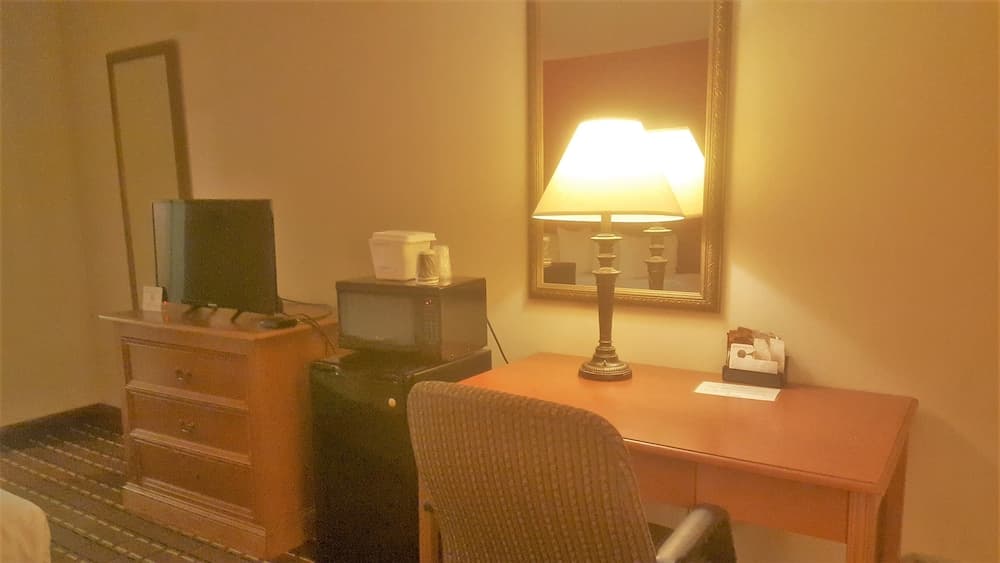 Salina Ambassador Hotel and Conference Center interior in Salina, KS — gallery photo 2