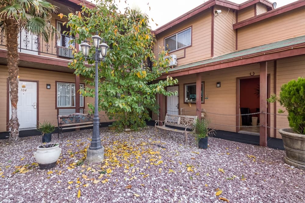 Hotel Avenida Victorville I 15 gallery photo in Victorville, CA — image 8