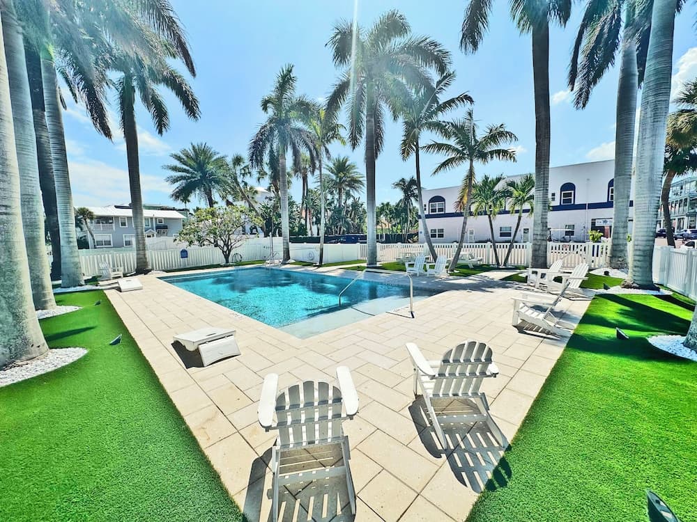 La Tortuga interior in St. Pete Beach, FL — gallery photo 2