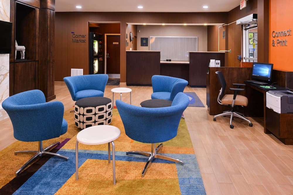 Fairfield Inn By Marriott Louisville North interior in Jeffersonville, IN — gallery photo 2