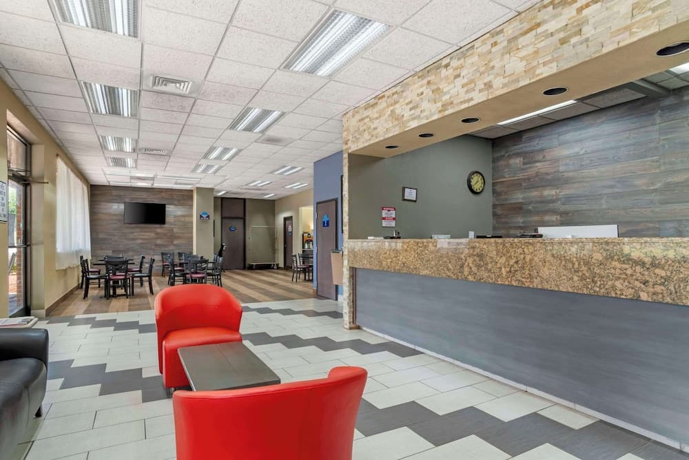 Quality Inn near Speedway property views in Wilkesboro, NC — gallery photo 3