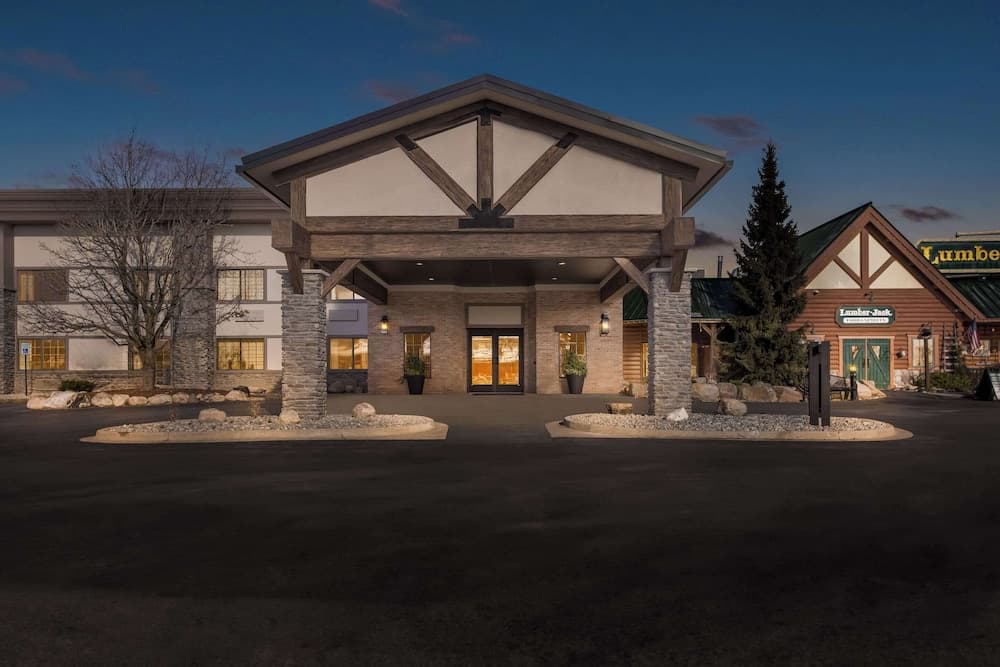 Lumber Jack Lodge, an Ascend Collection Hotel featured exterior or lobby in West Branch, MI — similar hotel