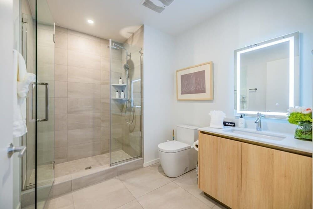 @ Marbella Lane - Luxurious 3BR Penthouse interior in Long Beach, CA — gallery photo 2