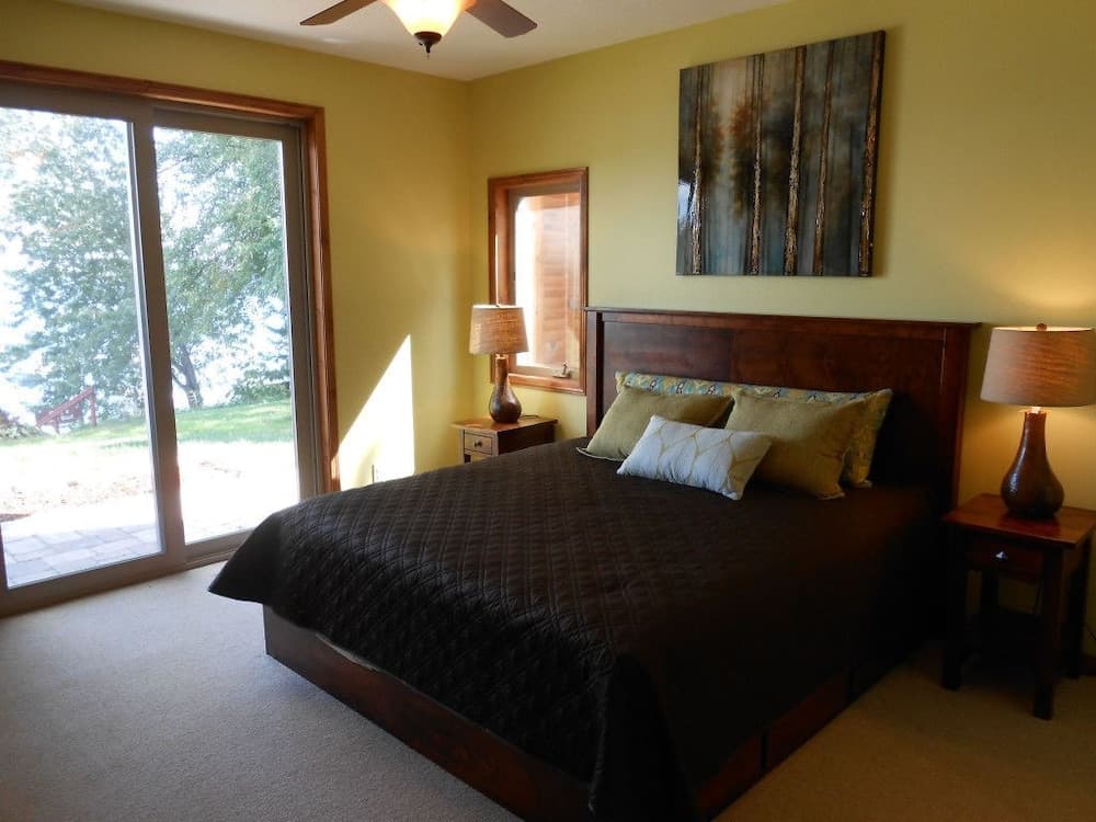 Quarterdeck Resort & Restaurant property views in Nisswa, MN — gallery photo 3
