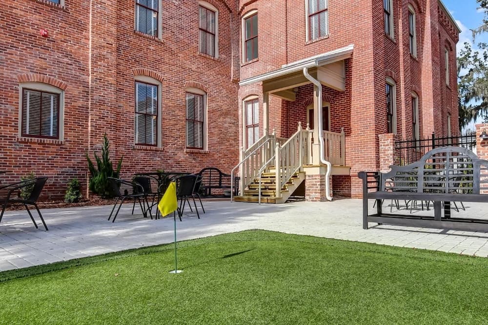 Amelia Schoolhouse Inn property views in Fernandina Beach, FL — gallery photo 3