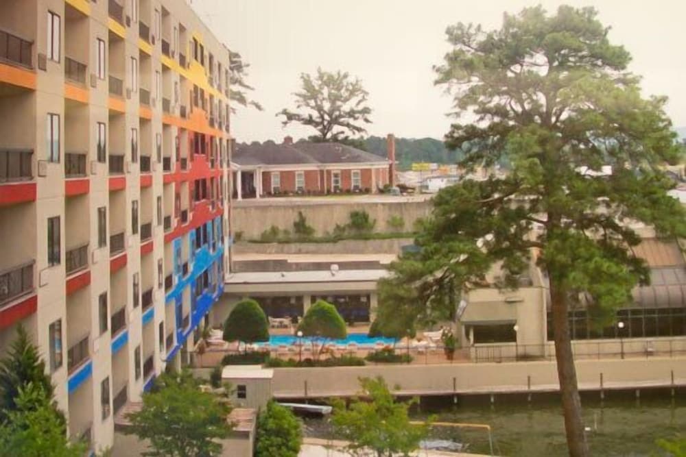 Sunbay Resort featured exterior or lobby in Hot Springs, AR — similar hotel