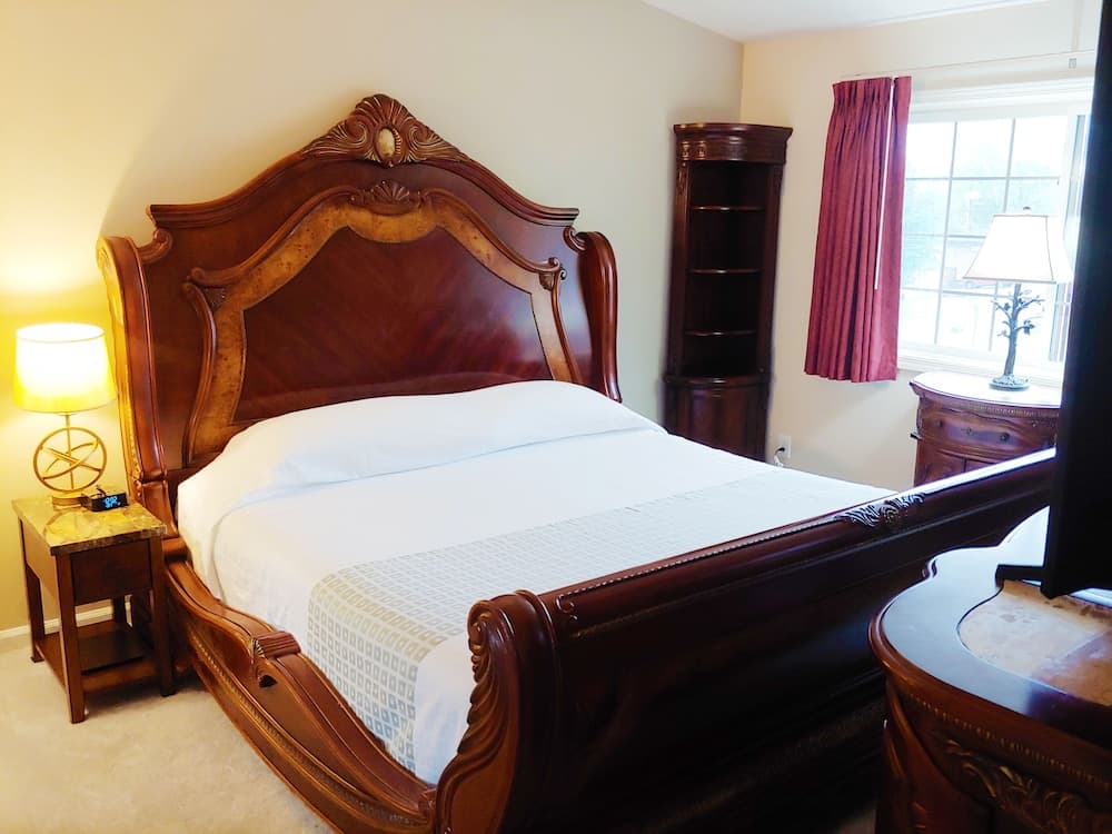 Grand Wood Suites interior in Nashville, IN — gallery photo 2