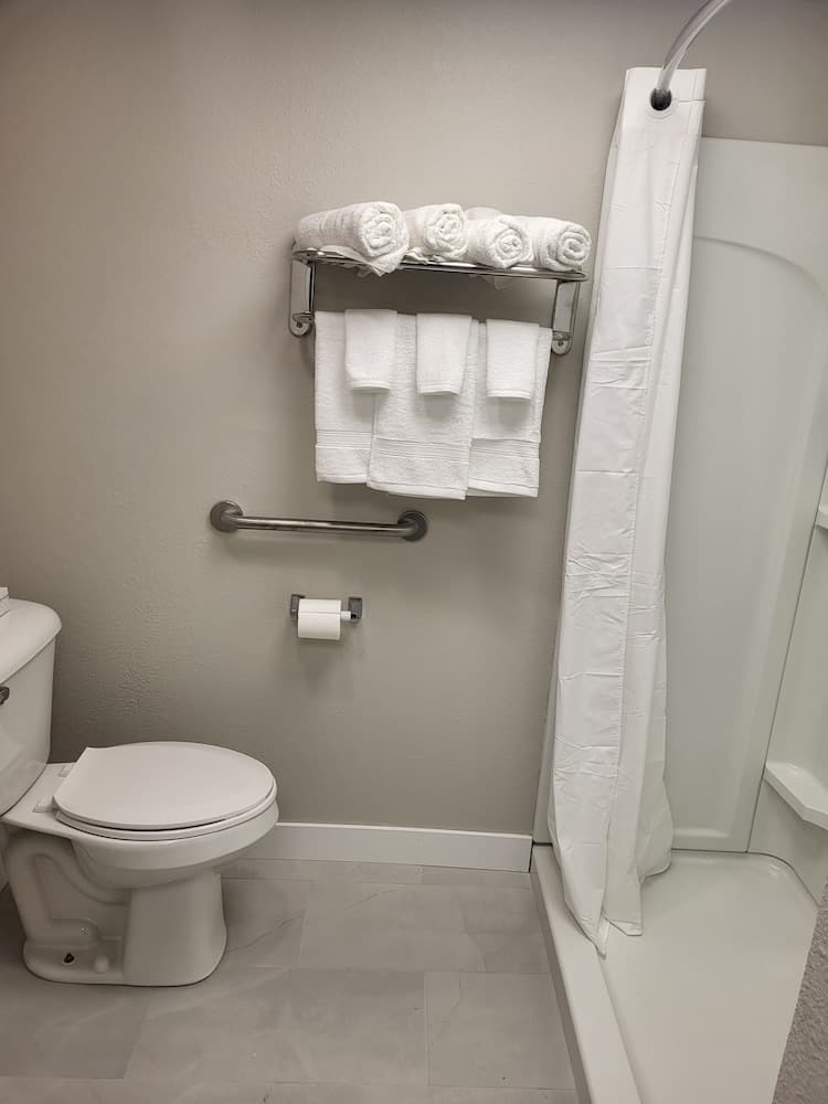 Red Fox Inn and Suites gallery photo in Waverly, IA — image 12