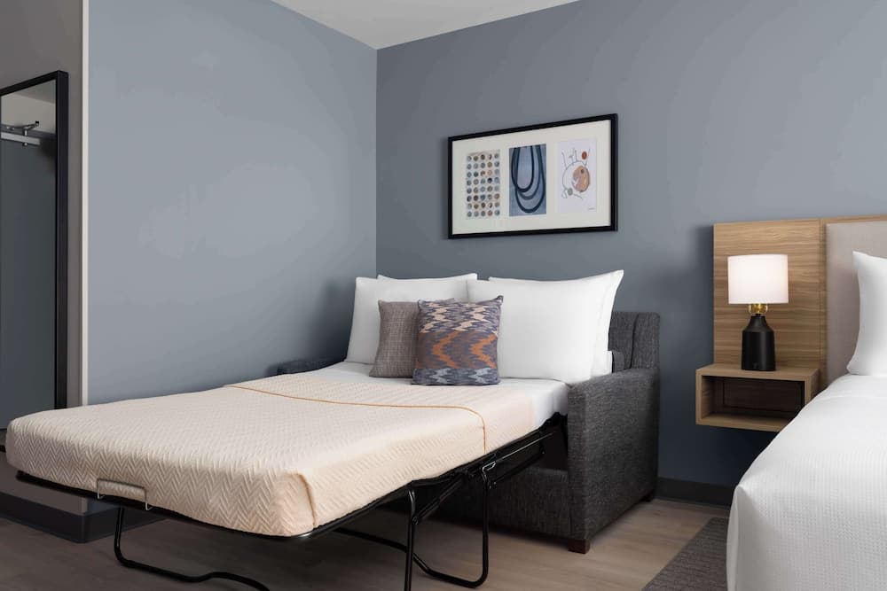 Hyatt Studios Mobile/Tillmans Corner property views in Mobile, AL — gallery photo 3