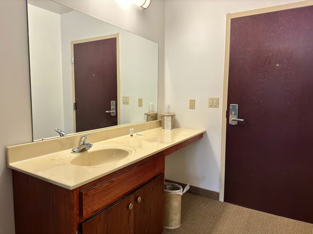 Passport Inn gallery photo in Paradise — image 53