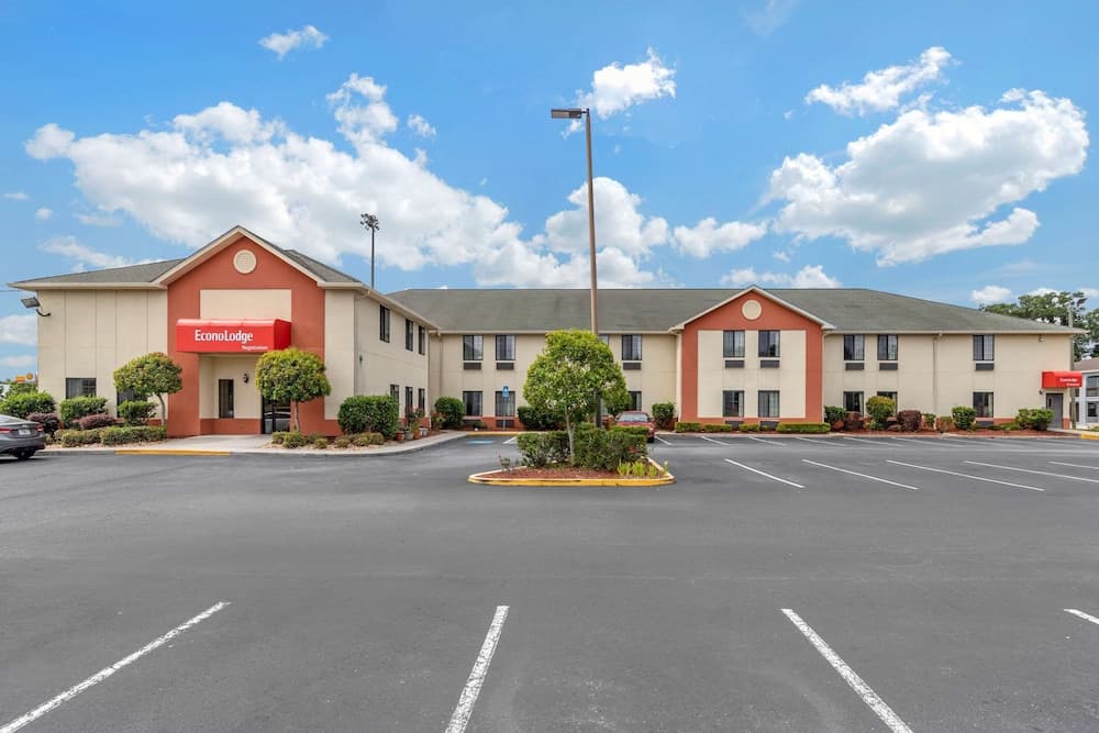 Econo Lodge Brunswick Travel Center featured exterior or lobby in Brunswick, GA — similar hotel