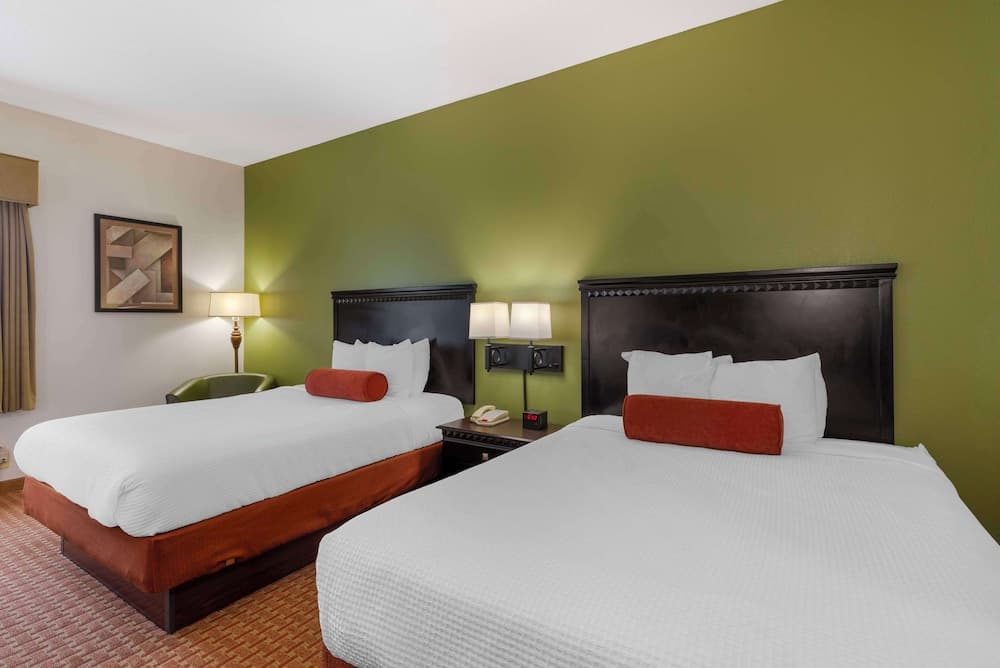 Best Western Plus Hopewell Fort Lee interior in Hopewell, VA — gallery photo 2