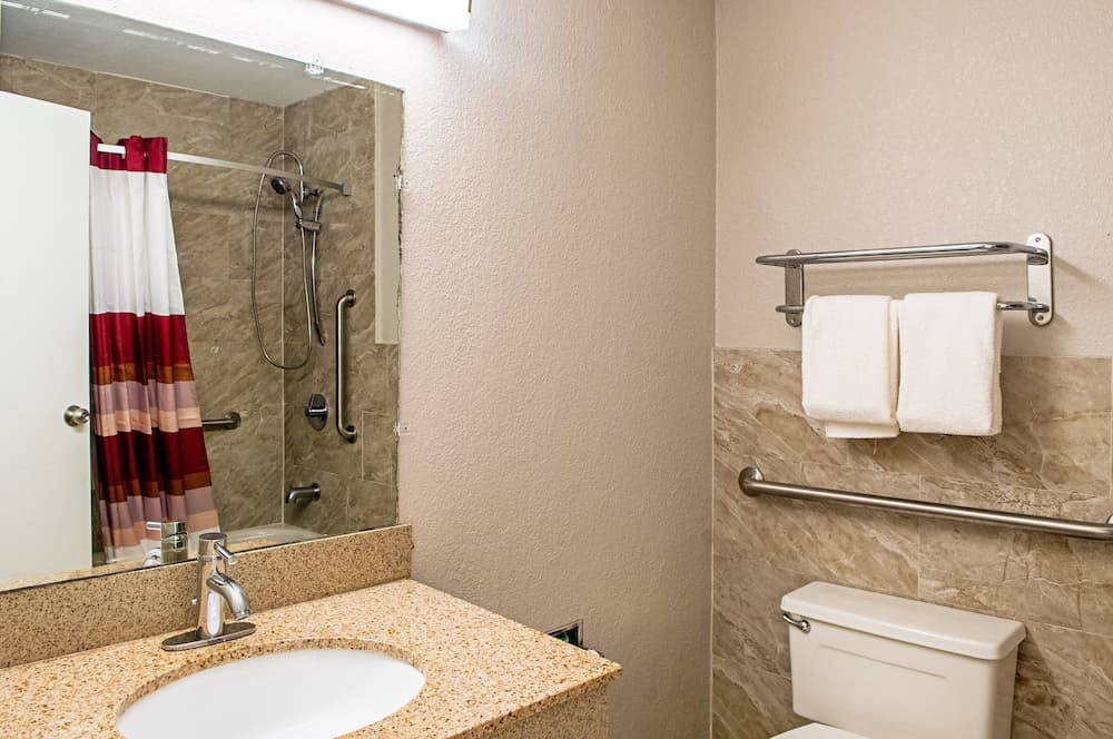 Red Roof Inn Slidell interior in Slidell, LA — gallery photo 2