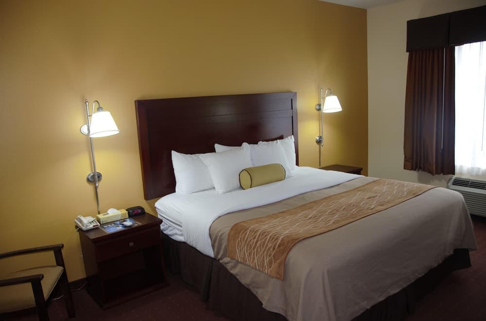 Americas Best Value Inn St. Robert interior in St. Robert, MO — gallery photo 2