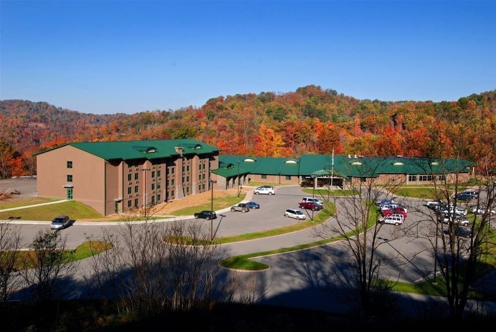 Chief Logan Lodge — hotel in Logan, West Virginia