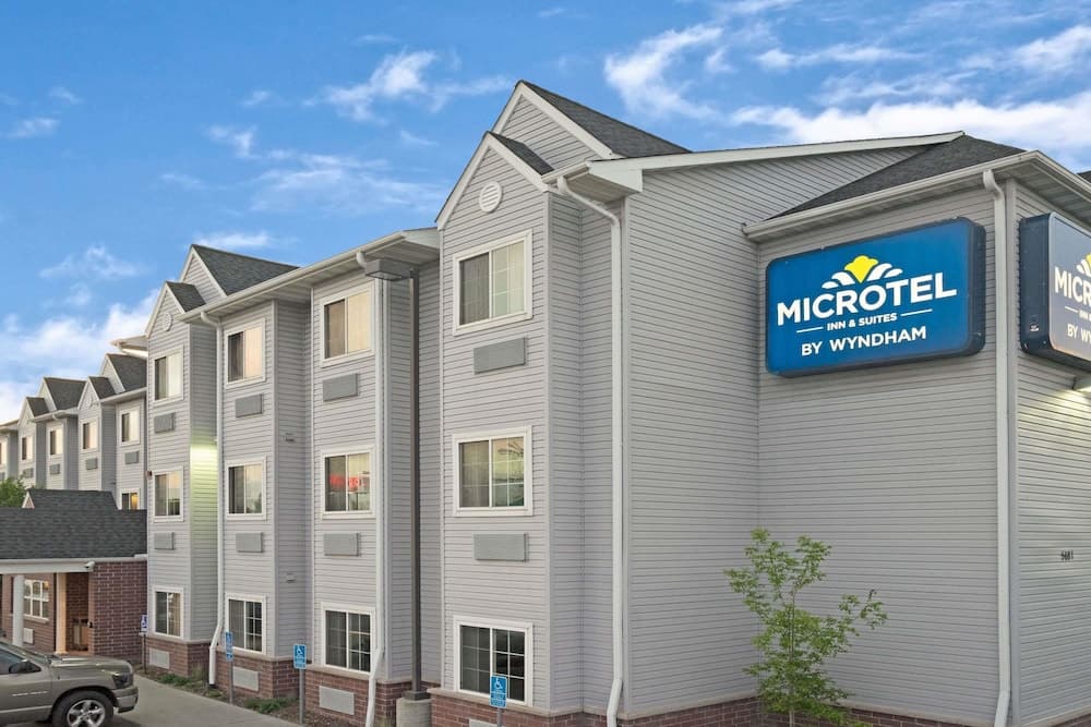 Microtel Inn & Suites by Wyndham Inver Grove Heights/Minneap featured exterior or lobby in Inver Grove Heights, MN — similar hotel