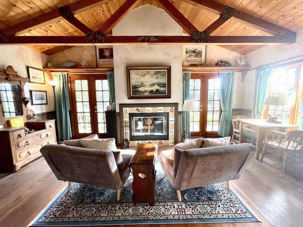 Rendezvous Mendocino interior in Gualala — gallery photo 2
