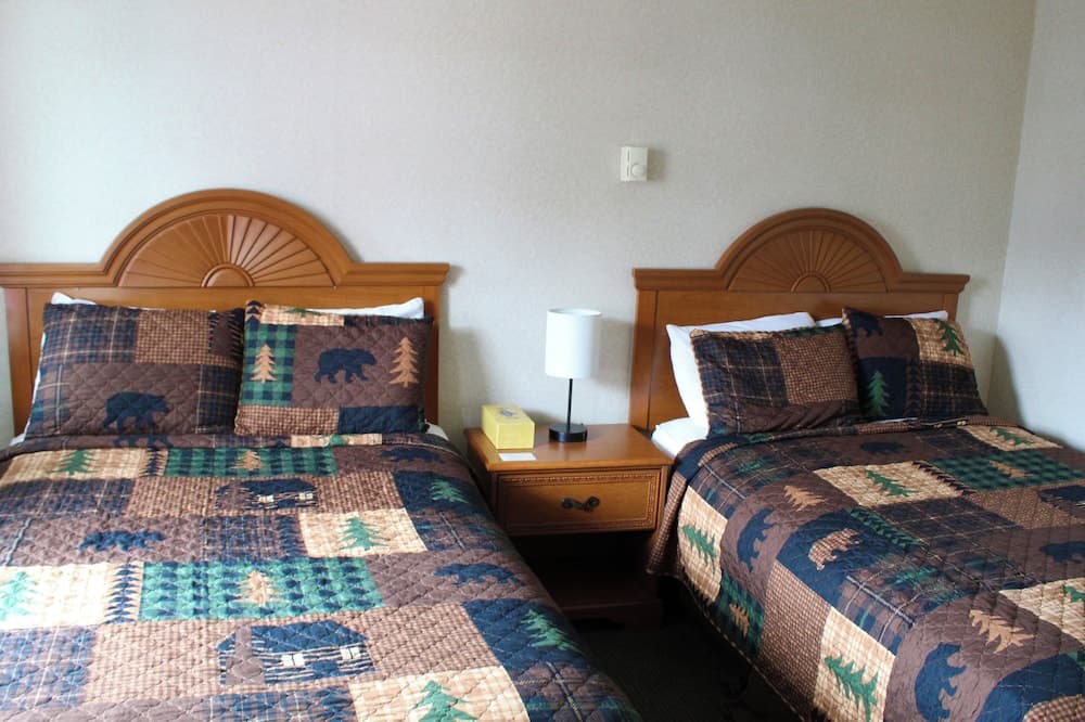 The Lake George Inn interior in Lake George — gallery photo 2