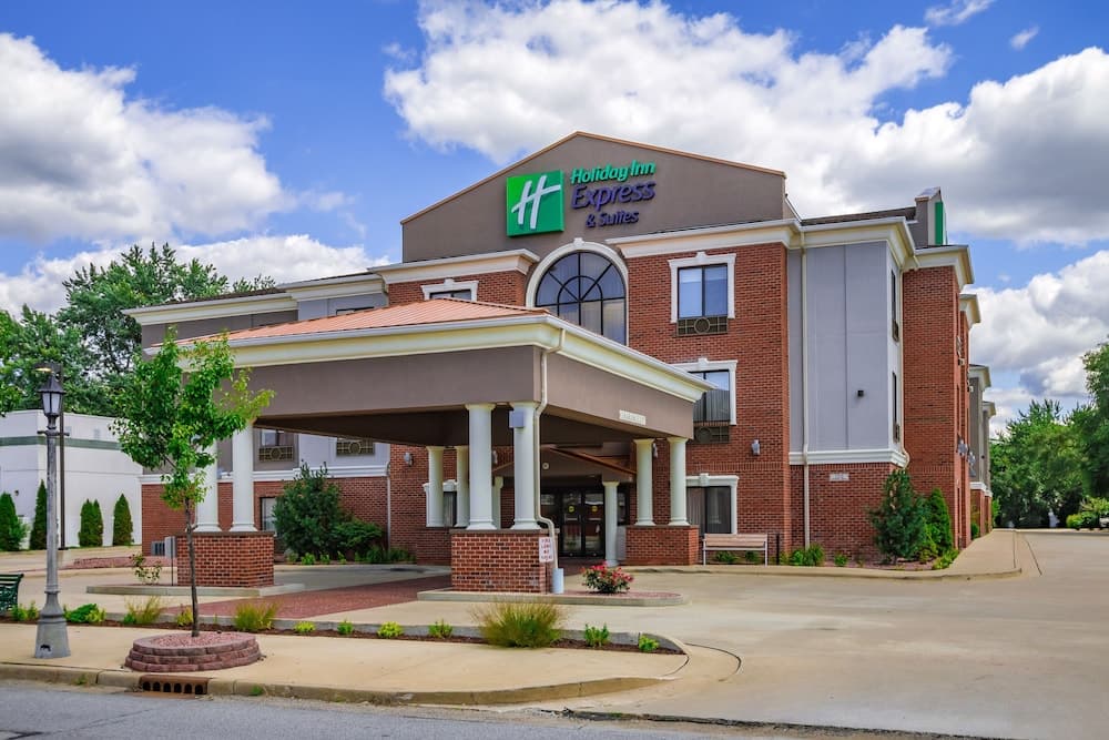 Holiday Inn Express Hotel & Suites South Bend by IHG — hotel in South Bend, Indiana