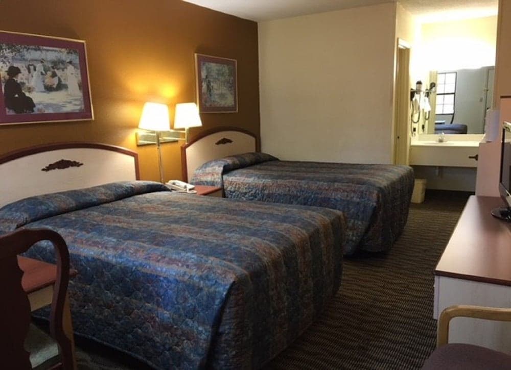 Suite Stay Talladega property views in Talladega, AL — gallery photo 3