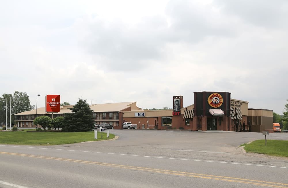 Magnuson Hotel Howell gallery photo in Howell, MI — image 24