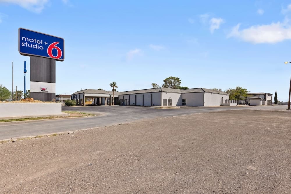 Motel 6 Pecos, TX featured exterior or lobby in Pecos — similar hotel