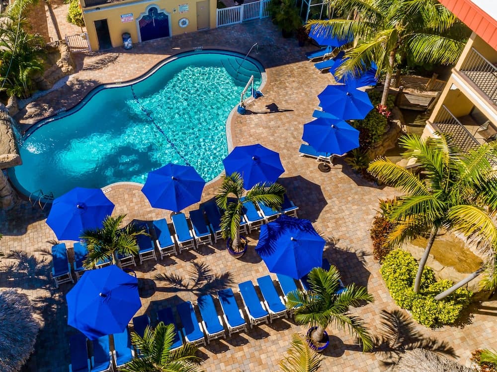Coconut Cove All-Suite Hotel property views in Clearwater Beach, FL — gallery photo 3