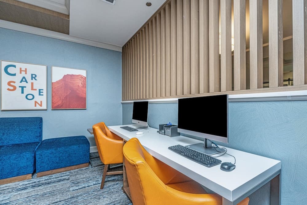 Holiday Inn Express & Suites Charleston Arpt-Conv Ctr Area gallery photo in North Charleston, SC — image 50