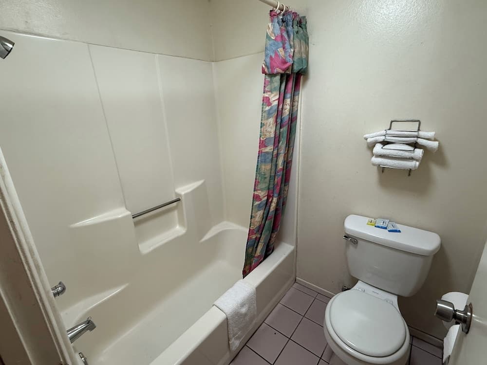 New Budget Inn gallery photo in Victorville, CA — image 21