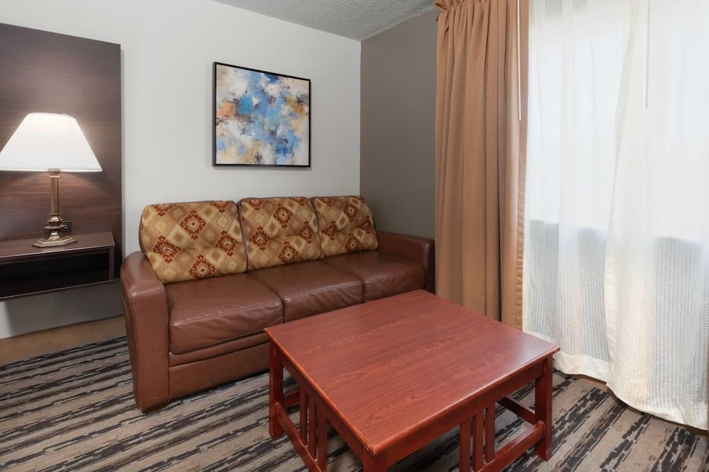 Endeavor Inn & Suites, Trademark Collection by Wyndham gallery photo in Topeka, KS — image 27