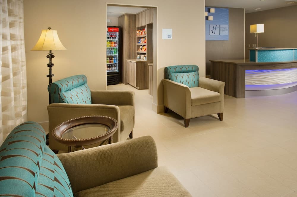 Holiday Inn Express & Suites DFW - Grapevine by IHG interior in Grapevine, TX — gallery photo 2
