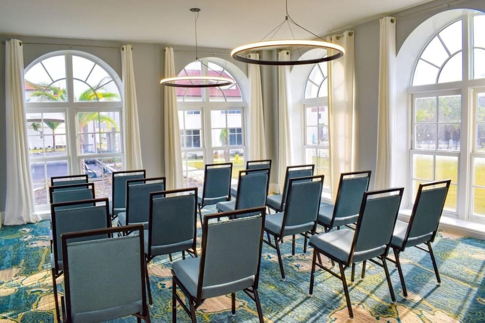 Oasis Resort Gulfport interior in Gulfport, MS — gallery photo 2