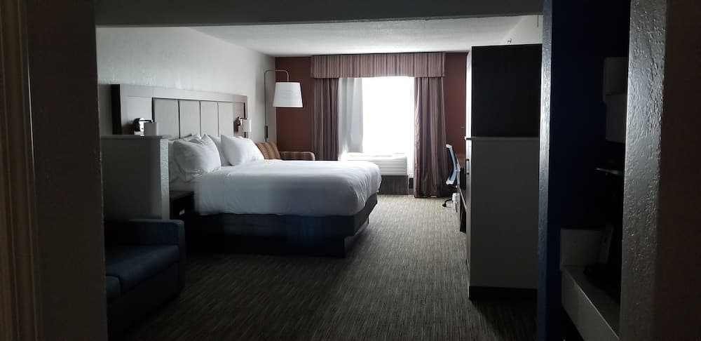 Holiday Inn Express Hotel & Suites Hillview by IHG interior in Louisville, KY — gallery photo 2