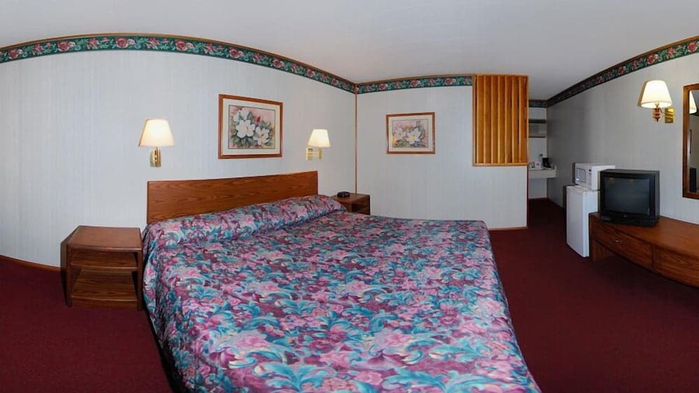 Econo Lodge Wall interior in Wall, SD — gallery photo 2