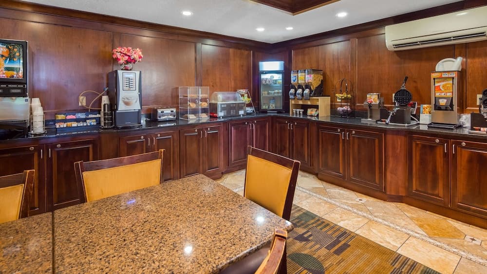SureStay by Best Western Grove City gallery photo in Grove City, PA — image 9