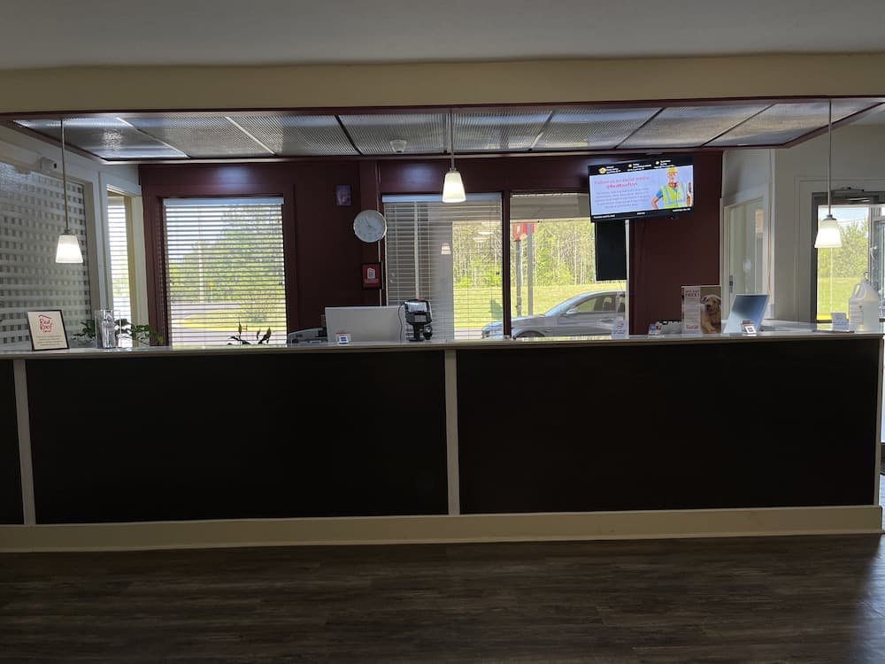 Red Roof Inn LaGrange interior in LaGrange, GA — gallery photo 2
