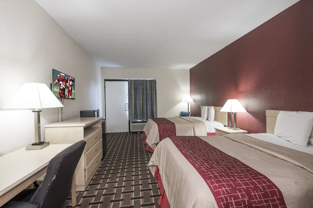 Red Roof Inn Mobile - Midtown property views in Mobile, AL — gallery photo 3