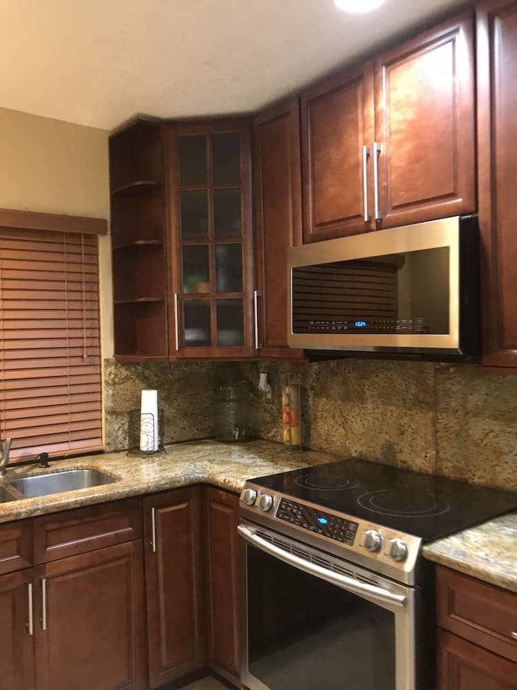 Cozy Guest House Florida Sunrise gallery photo in Sunrise, FL — image 7